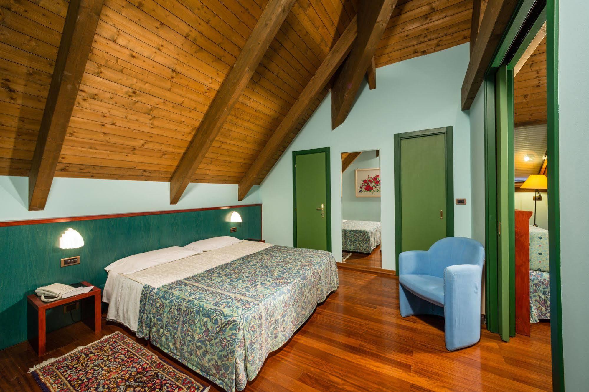 Hotel & Loisir Le Ruote Roveleto Eksteriør billede